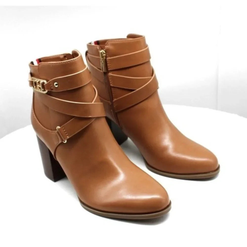 Tommy Hilfiger Darhla Block Heel Bootie (size 7.5) - Picture 1 of 8